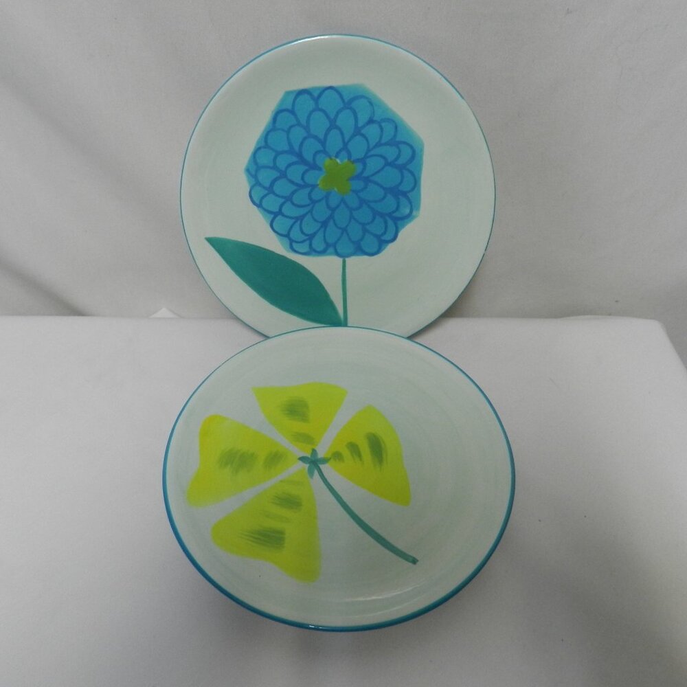 Crate & Barrel Flower Floral lunch appetizer salad side plate Set 2 Pair 8"